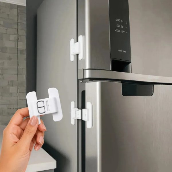 Kit 3 Travas De Geladeira E Gavetas Para Segurança Infantil Não Abre A Porta Adesivo Ultra Resistente Fácil De Instalar Mantem A Porta Fechada